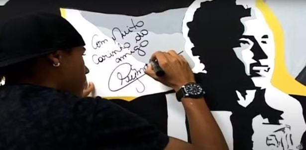 Santos apaga autógrafos de Pelé, Neymar e Coutinho em parede no CT e tenta se explicar