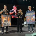 Simone Mendes recebe dois discos de ouro e esgota ingressos em Lisboa