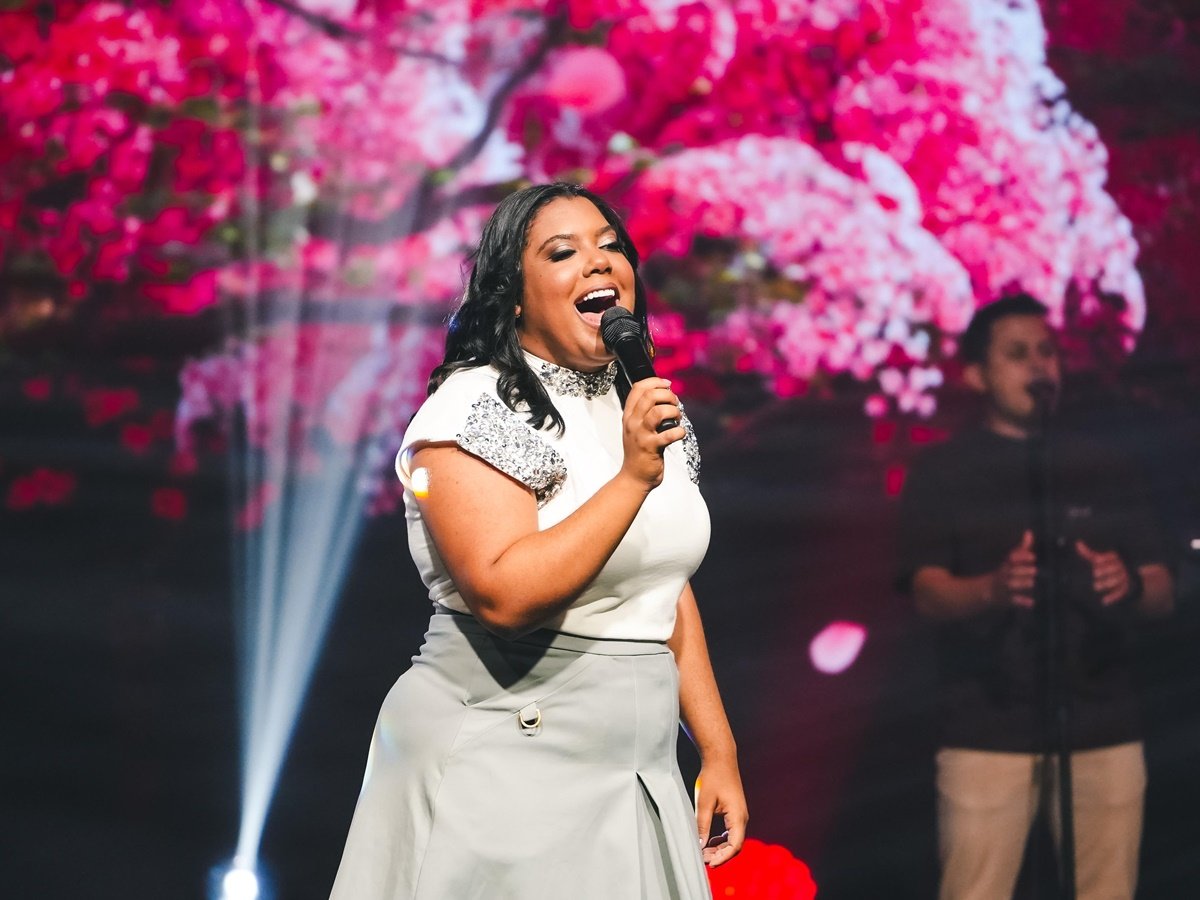 Aos 22 anos, a cantora baiana Sued Silva tem ganhado cada vez mais destaque no mundo da música gospel / Divulgação 