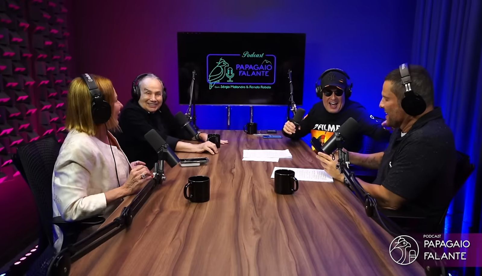 Stênio e esposa no podcast - Foto: Reprodução