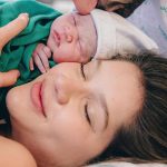 Lyandra Costa, herdeira de Leandro, celebra o nascimento da segunda filha