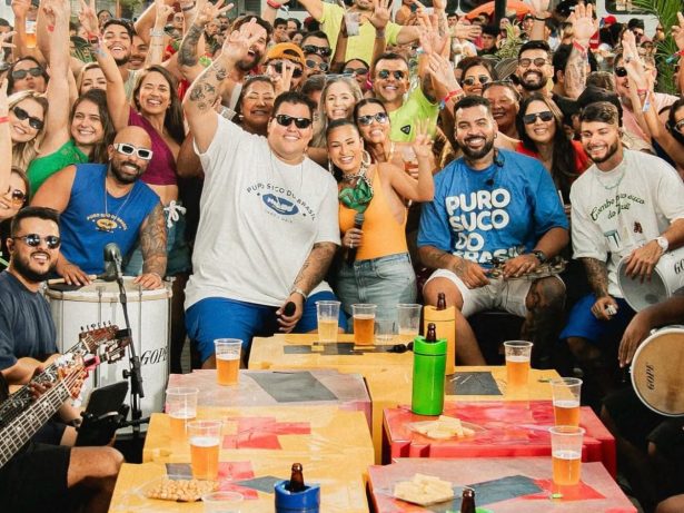 Simone Mendes no pagode: parceria da cantora com Menos é Mais dispara para o top 1