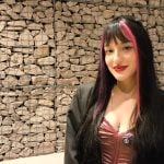 Durante evento do YouTube, cantora pop Ariah reflete: “Mulheres devem apoiar mulheres”