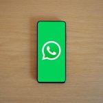 Nova atualização do WhatsApp traz anúncios e opção de assinatura paga; entenda