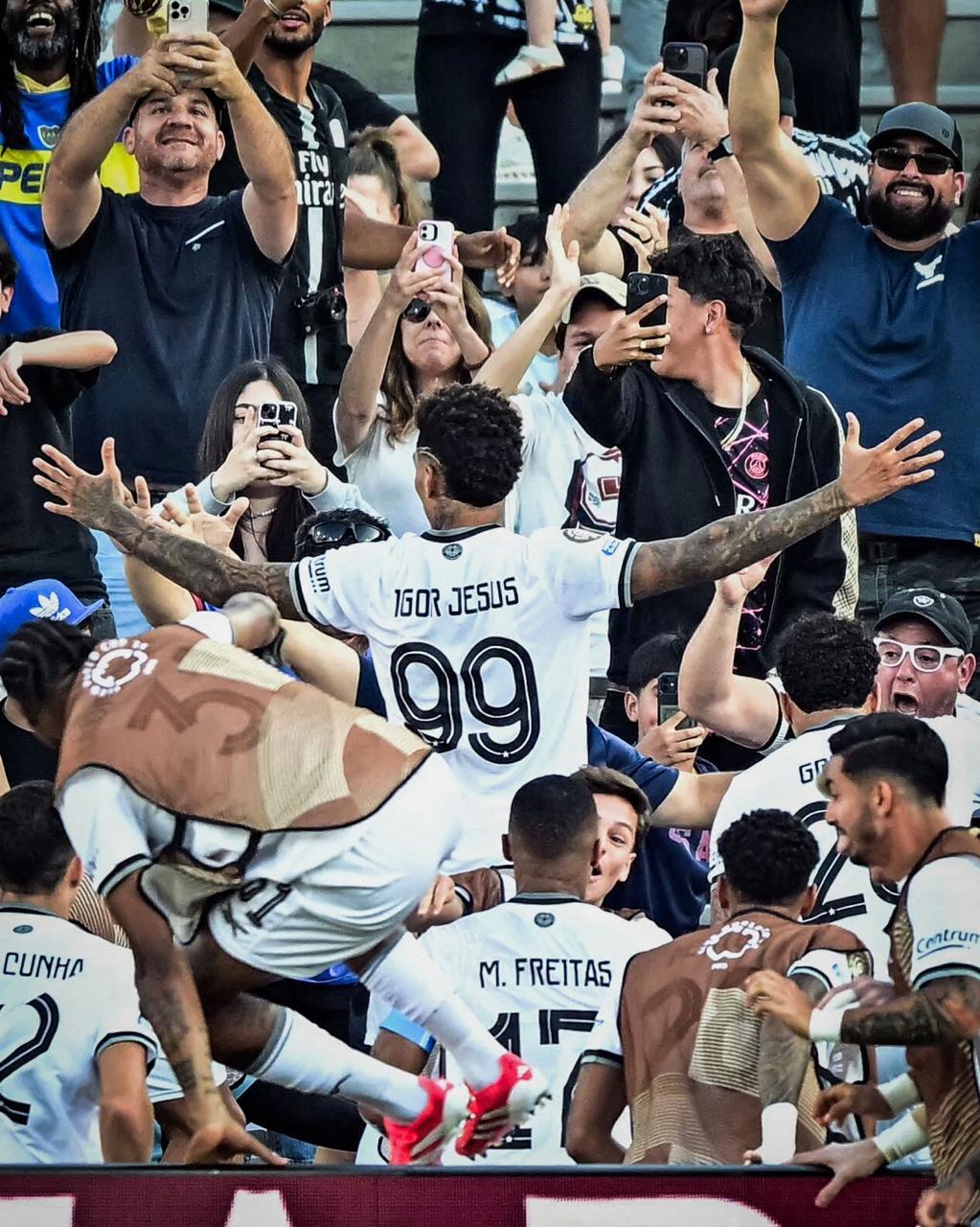 Igor Jesus foi o autor do gol do Botafogo contra o PSG / Reprodução