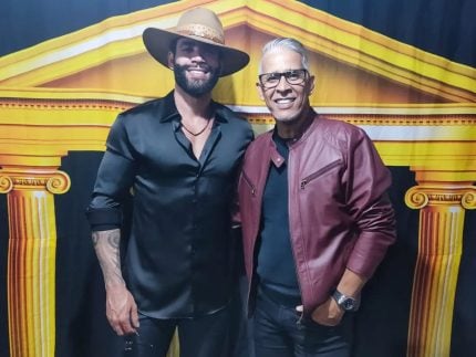 Gusttavo Lima cai na gargalhada após irmão sofrer ataque de macacos: “Azarado”