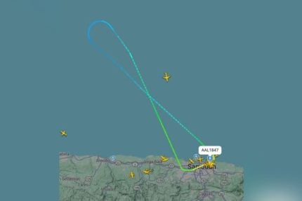 Avião retorna após mulher ler “descanse em paz” em celular de passageiro