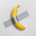 Visitante devora “banana mais cara do mundo” exposta em museu na França