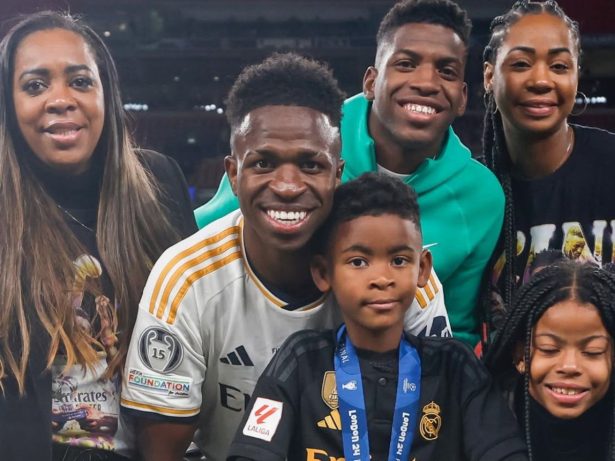 Vini Jr. e família comemoram aniversário da mãe com declarações: “Te amamos”