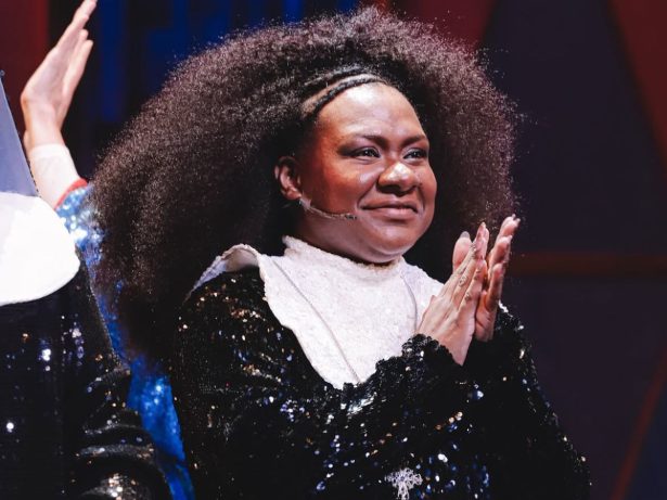 Protagonista de musical “Mudança de Hábito” anuncia saída de elenco após sessão cancelada