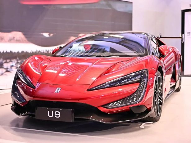 BYD estreia no mundo dos supercarros elétricos com o poderoso Yangwang U9, por quase R$ 1,2 milhão