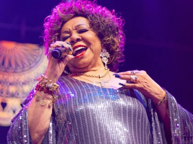 Alcione tem carro roubado na Zona Norte do Rio; cantora não estava no veículo
