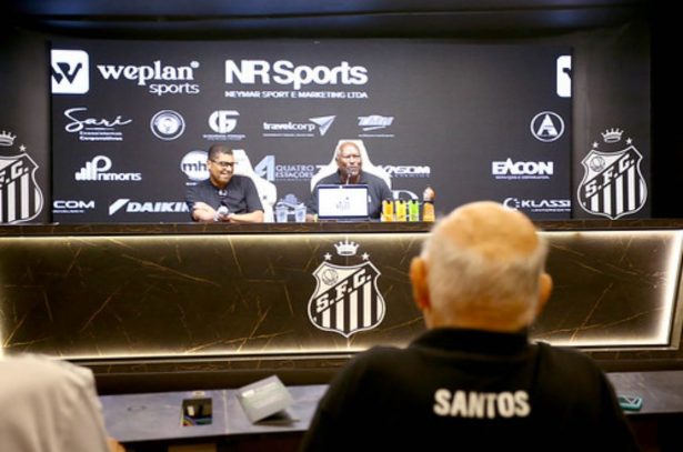 Santos reinaugura sala de imprensa e apresenta espaço reformado na Vila Belmiro