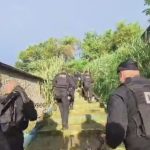 Menina de 13 anos é vítima de estupro coletivo ao ser confundida com namorada de bandido no RJ