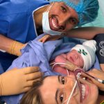 Filippo chegou! Marquinhos e Carol Cabrino celebram nascimento do 4º filho na França