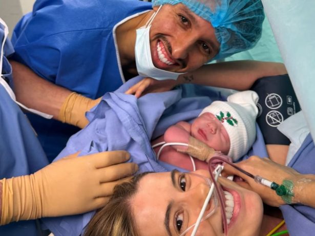 Filippo chegou! Marquinhos e Carol Cabrino celebram nascimento do 4º filho na França