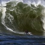 Surfistas da elite das “ondas gigantes” se reúnem em Itacoatiara, em Niterói
