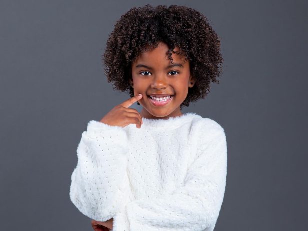 Atriz mirim de 6 anos estreia em novelas da Globo com trama dramática em “Quem Ama Cuida”