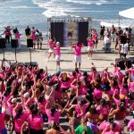 Onda rosa: mais de 2 mil pessoas lotam o Emissário de Santos em ação da Ultra Academia