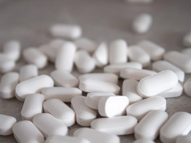 Alerta: Anvisa suspende lote de paracetamol após suspeita de contaminação por bolor