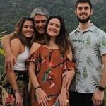Pai babão! William Bonner faz tatuagem em homenagem aos filhos trigêmeos