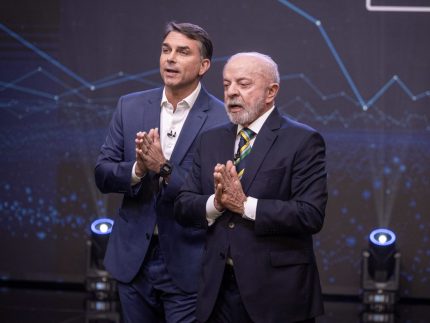 Lula comparece ao debate na Globo sem relógio de luxo usado na Band