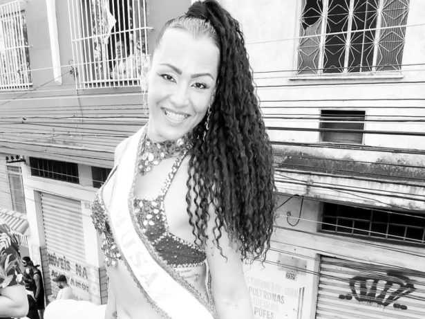 Morre Mulher Banana, que ganhou destaque como um dos nomes do “Furacão 2000”