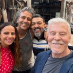 Belo e Viviane Araujo posam juntos em selfie nos bastidores de “Três Graças”
