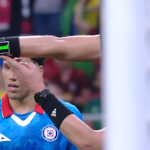 Quando o gol não valeu… mas hoje valeria:  relembre lances que a tecnologia mudaria no futebol