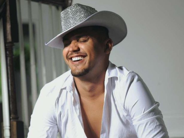 Morando nos EUA, Matheus Lucas conta como foi se assumir gay para o pai e a irmã evangélica