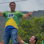 Renato Araújo se declara ao amigo Flávio Bolsonaro após manifestação: “Conte comigo”