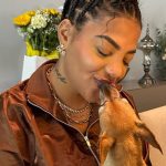 Ludmilla se despede de Manu, sua cachorrinha de 18 anos: “Buraco no peito”