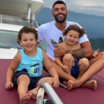 Filhos de Gusttavo Lima ajudam a escolher carrão novo para família em 1º vídeo do YouTube