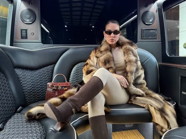 Georgina, esposa de CR7, posa com bolsa de grife rara e mais cara do mundo; veja fotos