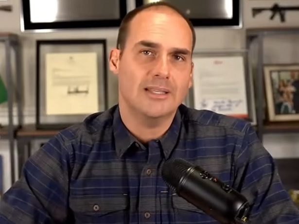 Eduardo Bolsonaro é demitido da Polícia Federal após mais de 30 dias de faltas injustificadas