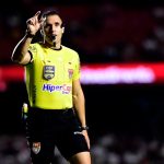 São Paulo x Santos: jogadores dos dois times acusam árbitro de xingar lateral do Peixe