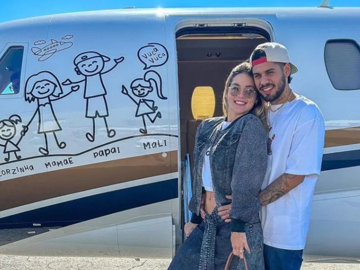 Zé Felipe e Virginia com o jatinho da família - Foto: Reprodução / Instagram