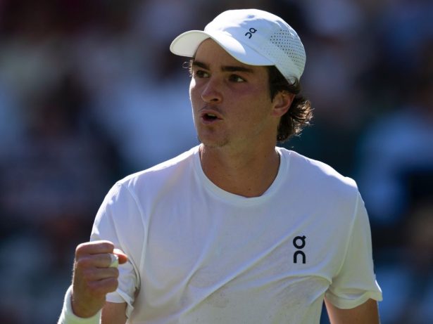 Histórico! João Fonseca vence britânico na estreia e avança em Wimbledon
