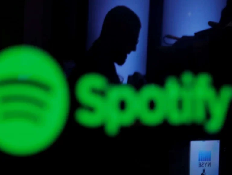 A máfia do Spotify: saiba quanto artistas pagam para colocar músicas no topo com robôs