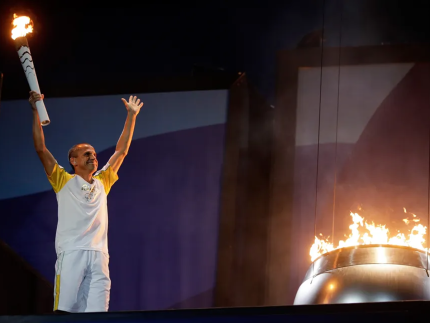 Vanderlei Cordeiro de Lima relembra emoção de acender a pira olímpica no Rio. Leia!