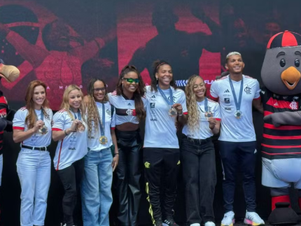 Flamengo homenageia medalhistas dos Jogos de Paris com direito a show no Rio