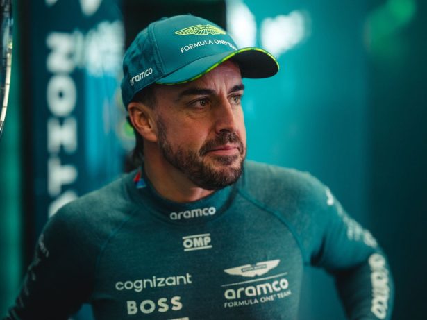 Chefe da equipe de Alonso nega aposentadoria do piloto: “Idade não é problema pra ele”