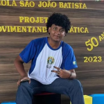 Jovem de 19 anos morre após celular explodir enquanto carregava