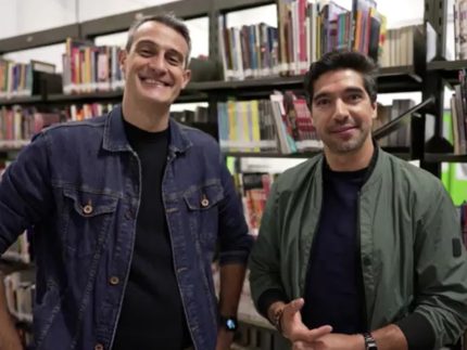 Abel Ferreira participa de reportagem sobre leitura na infância no Esporte Espetacular