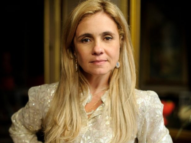 Adriana Esteves revela reação ao convite para interpretar Carminha em “Avenida Brasil 2”