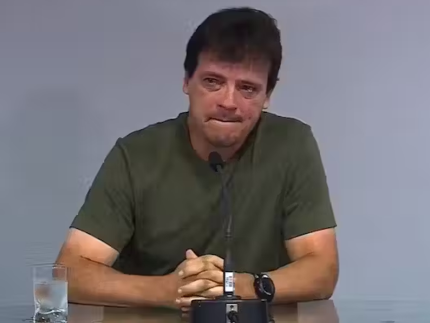 Fernando Diniz chorou em coletiva (Reprodução