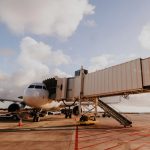 Brasileiros ficam presos em aeroporto de Aruba após invasão dos EUA à Venezuela