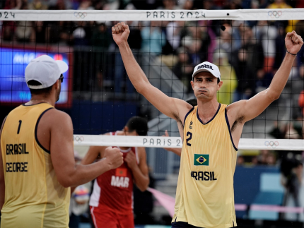 André e George estrearam com vitória sobre dupla marroquina no vôlei de praia (Alexandre Loureiro/COB)