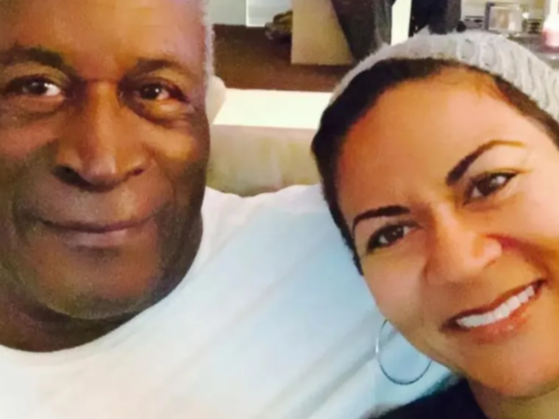 Filha do ator John Amos revela que soube da morte do pai apenas 40 dias depois