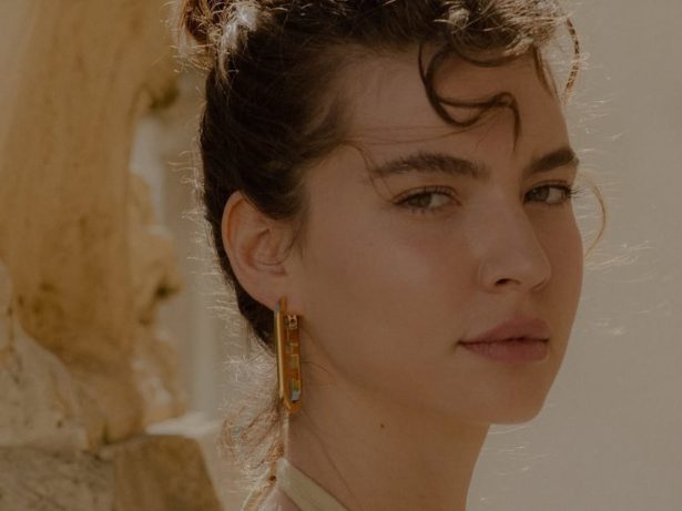 Em alta na Globo, Alanis Guillen lidera elenco de série sobre vampiros e lobisomens
